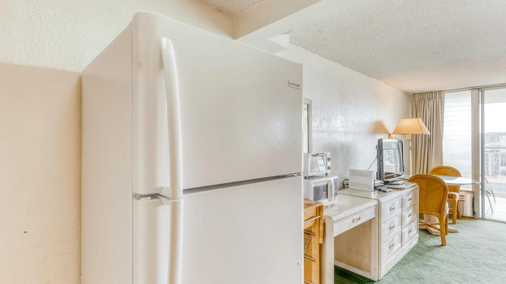 Island Colony 3105 - 30-Night Minimum Hotel Honolulu